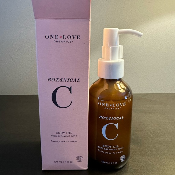 One Love Organics Vitamin C Body Oil 120 ml 4 fl oz Full Size NIB EXP 6/25 - Picture 1 of 4